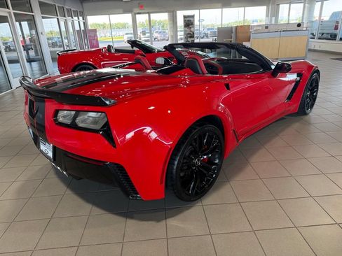 Used 2015 Chevrolet Corvette Z06 w/ 3LZ Preferred Equipment Group RWD image 6