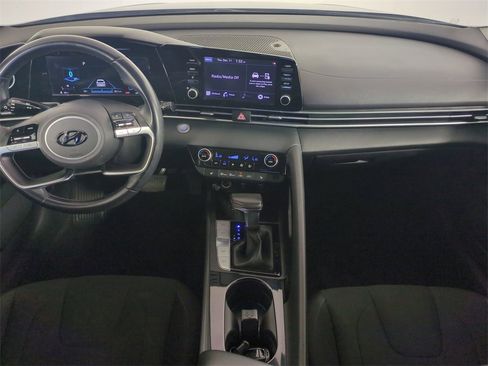 Used 2021 Hyundai Elantra SEL w/ Convenience Package image 15