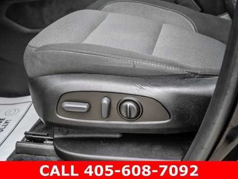 Used 2023 Chevrolet Traverse LT w/ Rear Camera Mirror Package AWD/4WD image 32