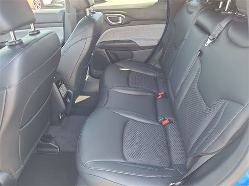 New 2024 Jeep Compass Latitude image 21