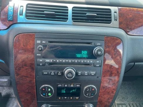 Used 2013 Chevrolet Suburban LT AWD/4WD image 25