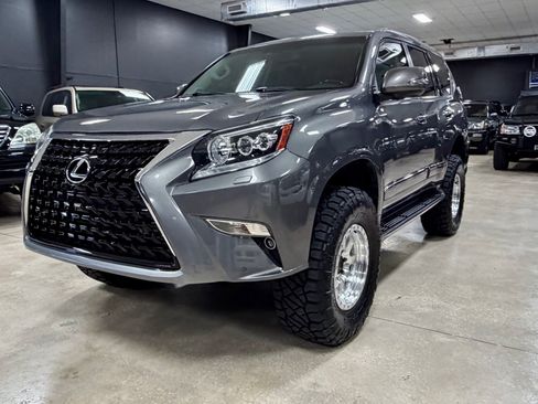 Used 2014 Lexus GX 460 w/ Premium Package AWD/4WD image 4