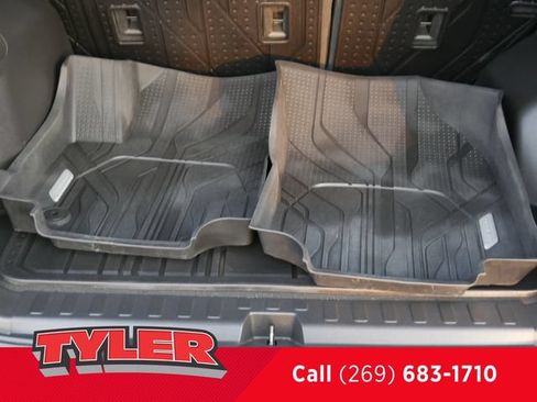 Used 2023 Chevrolet Equinox RS w/ RS Leather Package AWD/4WD image 15
