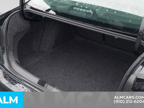 Used 2024 Volkswagen Jetta SE image 8