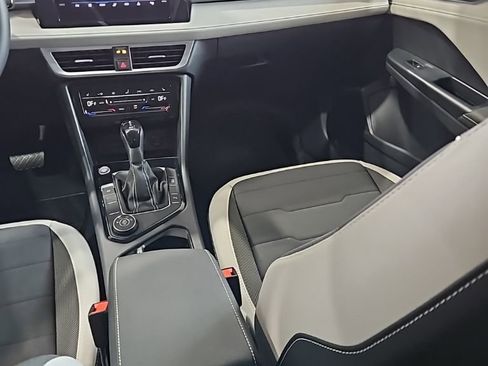 New 2026 Volkswagen Taos SE image 23