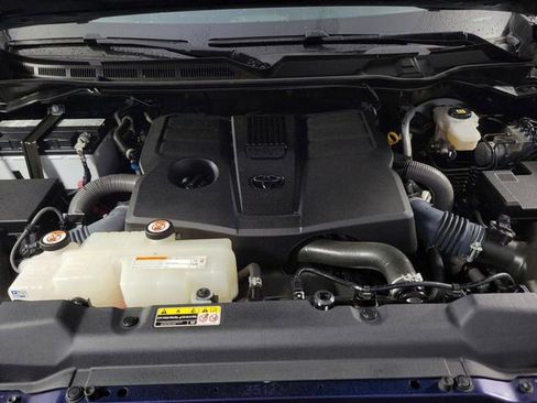 Used 2023 Toyota Tundra Limited w/ Power Package AWD/4WD image 14