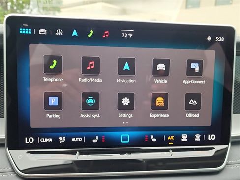 New 2025 Volkswagen Tiguan SE image 18