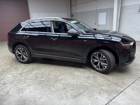 Used 2023 Audi Q8 Premium Plus image 6