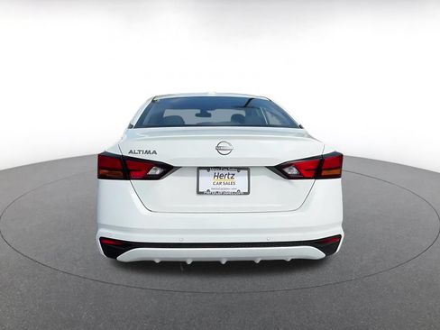 Used 2025 Nissan Altima 2.5 SV FWD image 12