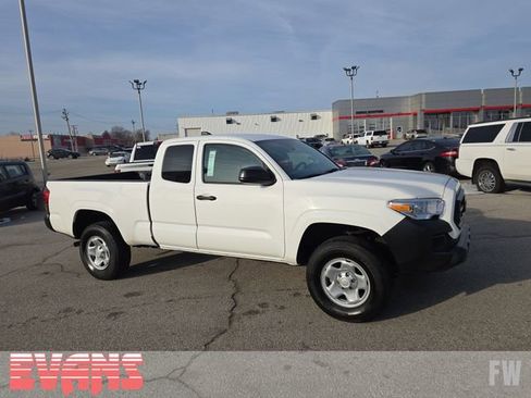 Used 2023 Toyota Tacoma SR image 2