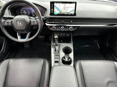 Used 2024 Honda Civic Touring image 3