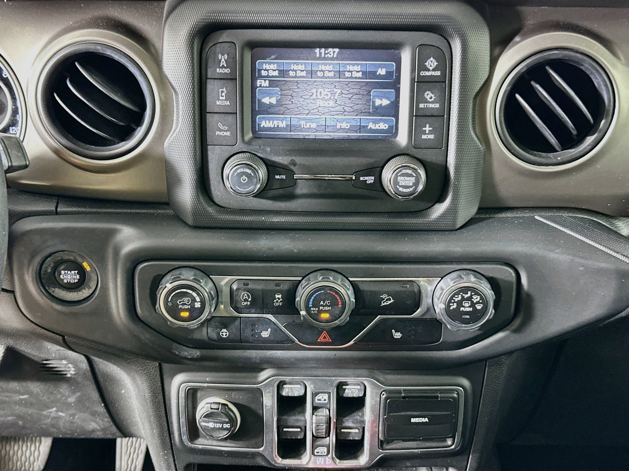 Used 2018 Jeep Wrangler Unlimited Sport S AWD/4WD image 22