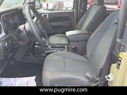 Used 2025 Jeep Wrangler Sport AWD/4WD image 9