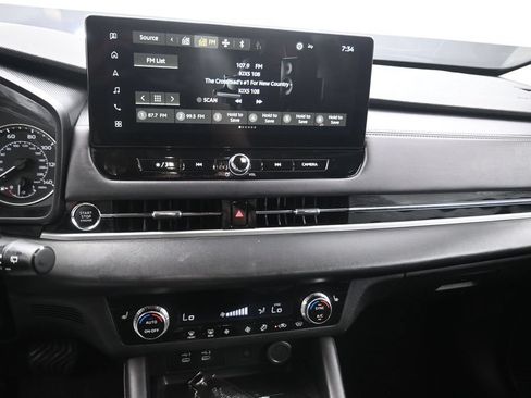 Used 2025 Mitsubishi Outlander SE AWD/4WD image 8