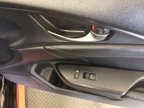 Used 2018 Honda Civic Sport Touring image 10