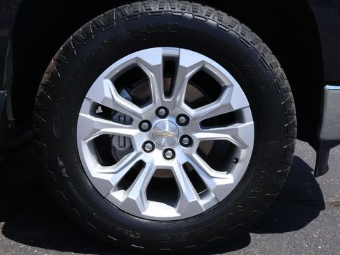 Used 2023 Chevrolet Silverado 1500 LTZ AWD/4WD image 25
