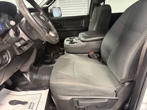Used 2022 RAM 2500 Tradesman w/ Chrome Appearance Group AWD/4WD image 9