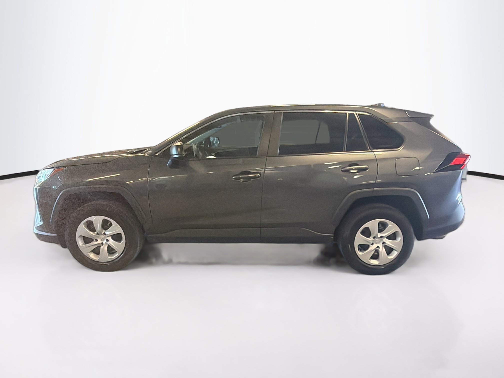 Used 2025 Toyota RAV4 LE AWD/4WD image 4