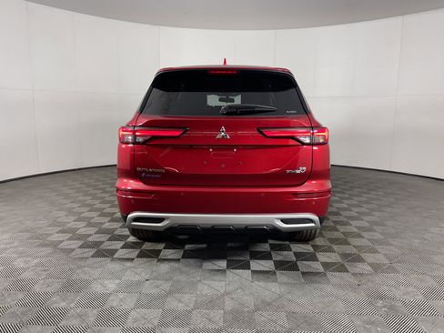 Used 2024 Mitsubishi Outlander SE image 4
