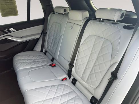 Used 2026 BMW X5 xDrive40i w/ M Sport Package image 13