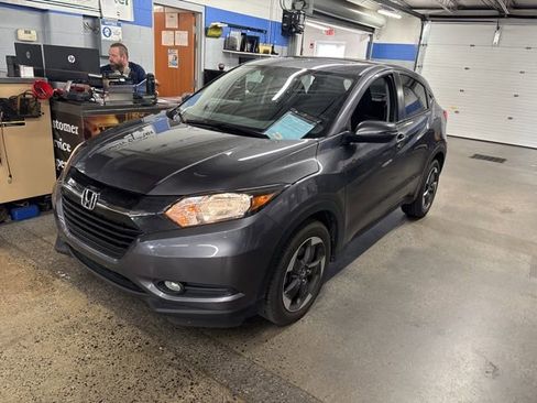 Used 2018 Honda HR-V EX image 2