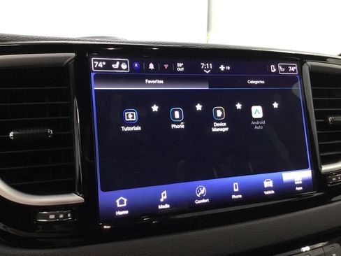 Used 2025 Chrysler Pacifica Select FWD image 26