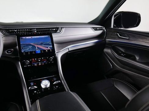 Used 2023 Jeep Grand Cherokee Overland image 20