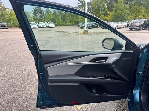 Certified 2025 Toyota Camry SE w/ Convenience Package image 28