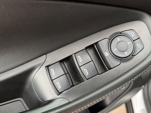 Used 2022 Buick Encore GX Select image 12