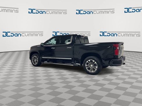 Used 2023 Chevrolet Silverado 1500 High Country w/ Technology Package AWD/4WD image 6