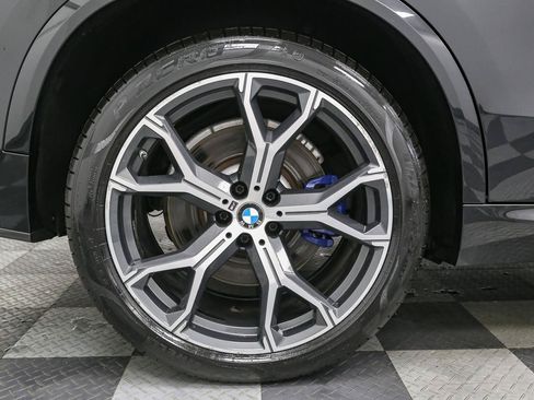 Used 2019 BMW X5 xDrive50i w/ M Sport Package AWD/4WD image 18