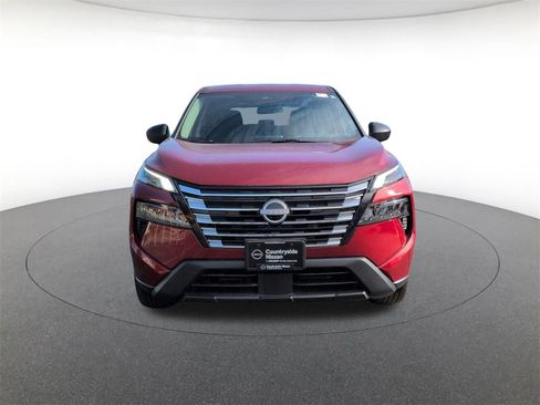 Used 2025 Nissan Rogue S image 2