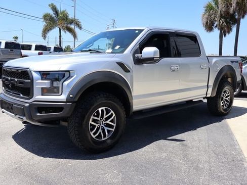 Used 2019 Ford F150 Raptor w/ Equipment Group 802A Luxury AWD/4WD image 5