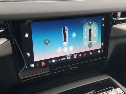 New 2025 Lincoln Navigator L Reserve image 24