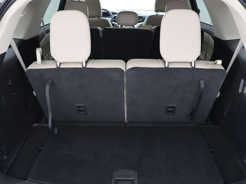 Used 2022 Ford Explorer XLT w/ Equipment Group 202A image 29