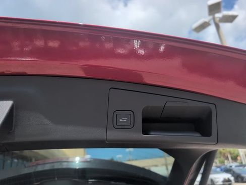 Used 2024 Cadillac XT4 Luxury FWD image 16