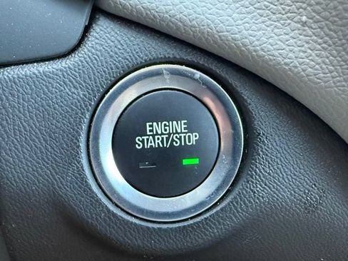 Used 2023 Chevrolet Equinox LS w/ LS Convenience Package FWD image 20