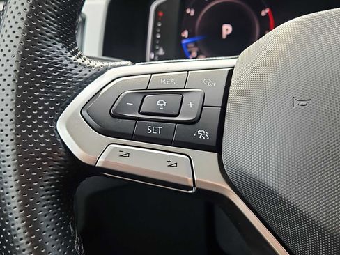 Used 2022 Volkswagen Atlas SEL R-Line AWD/4WD image 29