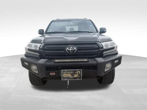 Used 2018 Toyota Land Cruiser w/ Four Season Floor Mat Package AWD/4WD image 9
