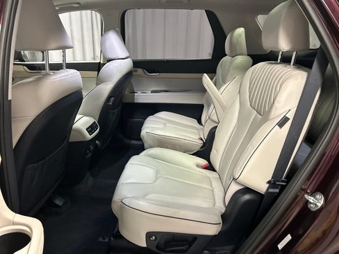 Used 2023 Hyundai Palisade Limited w/ Cargo Package FWD image 22