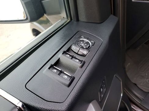 Used 2020 Ford F150 Platinum w/ Equipment Group 701A Luxury image 19