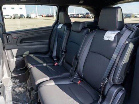Used 2023 Honda Odyssey Sport image 19