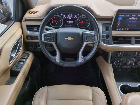 Used 2021 Chevrolet Tahoe Premier w/ Premium Package AWD/4WD image 16