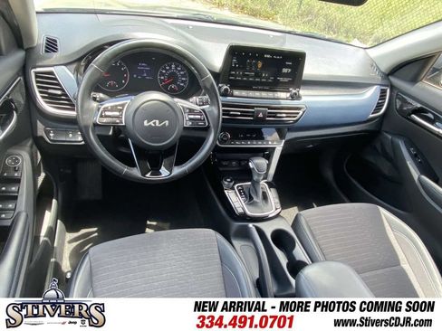 Used 2022 Kia Seltos S FWD image 15