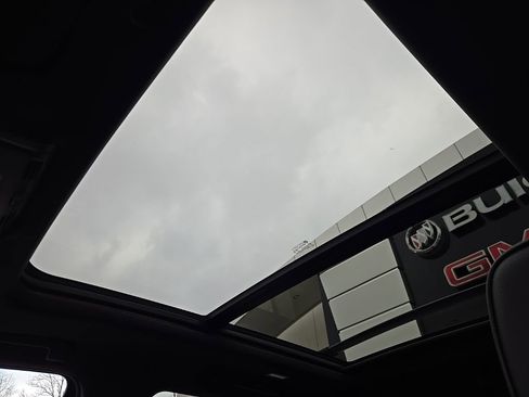 Used 2021 GMC Yukon XL Denali w/ Denali Premium Package image 43