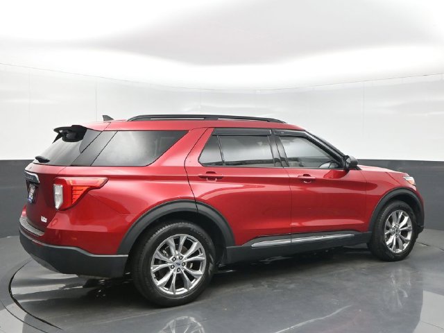 Used 2022 Ford Explorer XLT w/ Equipment Group 202A RWD image 6