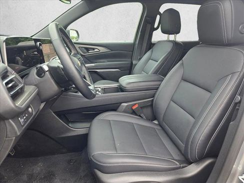 Used 2026 Chevrolet Traverse LT FWD image 17