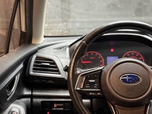 Used 2019 Subaru Crosstrek 2.0i Premium image 16