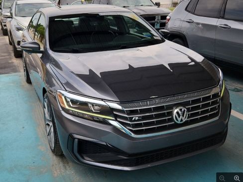 Used 2022 Volkswagen Passat 2.0T R-Line FWD image 4