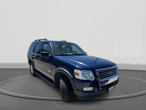 Used 2007 Ford Explorer XLT RWD image 4